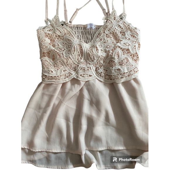 Feager Ivory Lace Top - Picture 1 of 8